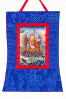 Баннерная Тханка Гуру Ринпоче в шелковой обшивке