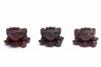 Сувенир из керамики Жаба с денежной монетой на чашах богатства 6см