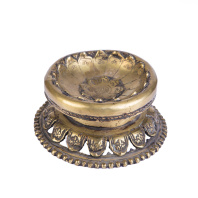 Бронзовый подсвечник -лампада Лотос диаметр 13см, высота 6см Бронзовый подсвечник -лампада Лотос диаметр 13см, высота 6см