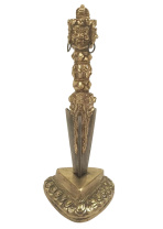 Ритуальный нож Пурба Три защитника (маленькая) длиной 13см со стальным лезвием на подставке