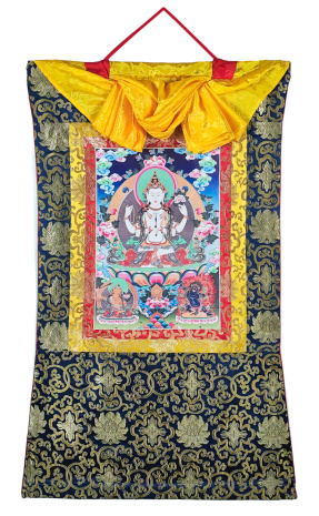 Баннерная тханка Авалокитешвара (Ченрезиг) с Манджушри и Ваджрапани в шелковой обшивке 66х102см