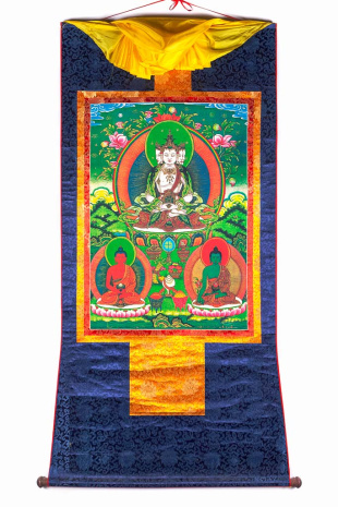 Баннерная Тханка Будда Сарвавид Вайрочана с Буддой Амитабха и буддой Амогасиддхи
