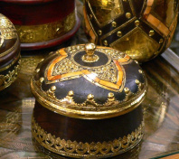 Восточная шкатулка из дерева круглая