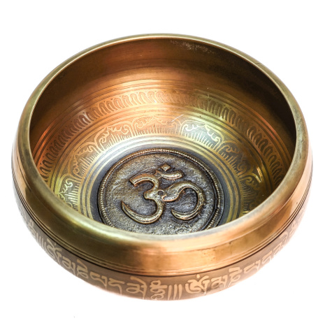 Литая тибетская поющая чаша с рельефным рисунком ОМ диаметр 14см