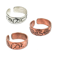 Тибетское кольцо с мантрой и благими символами ширина 7мм