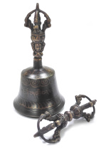 Тибетский колокольчик с ваджром диаметр 6,5см высотой 13см Тибетский колокольчик с ваджром диаметр 6,5см высотой 13см