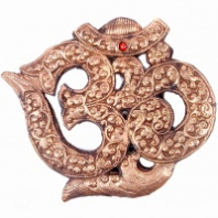 Восточный знак Ом (индийский) с чеканкой высотой 20см Восточный знак Ом (индийский) с чеканкой высотой 20см