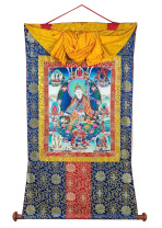 Печатная тханка Гуру Ринпоче Падмасамбхава в шелковой обшивке 98х137см Печатная тханка Гуру Ринпоче Падмасамбхава в шелковой обшивке 98х137см