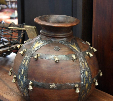 Восточная ваза декоративная с колокольчиками