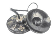 Тибетские караталы с благими символами d-6,5см (черненые), толщина 6мм Тибетские караталы с благими символами d-6,5см (черненые), толщина 6мм