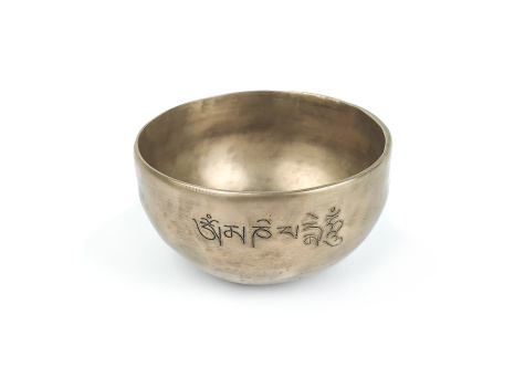 Кованая тибетская поющая чаша с мантрой диаметр 11см